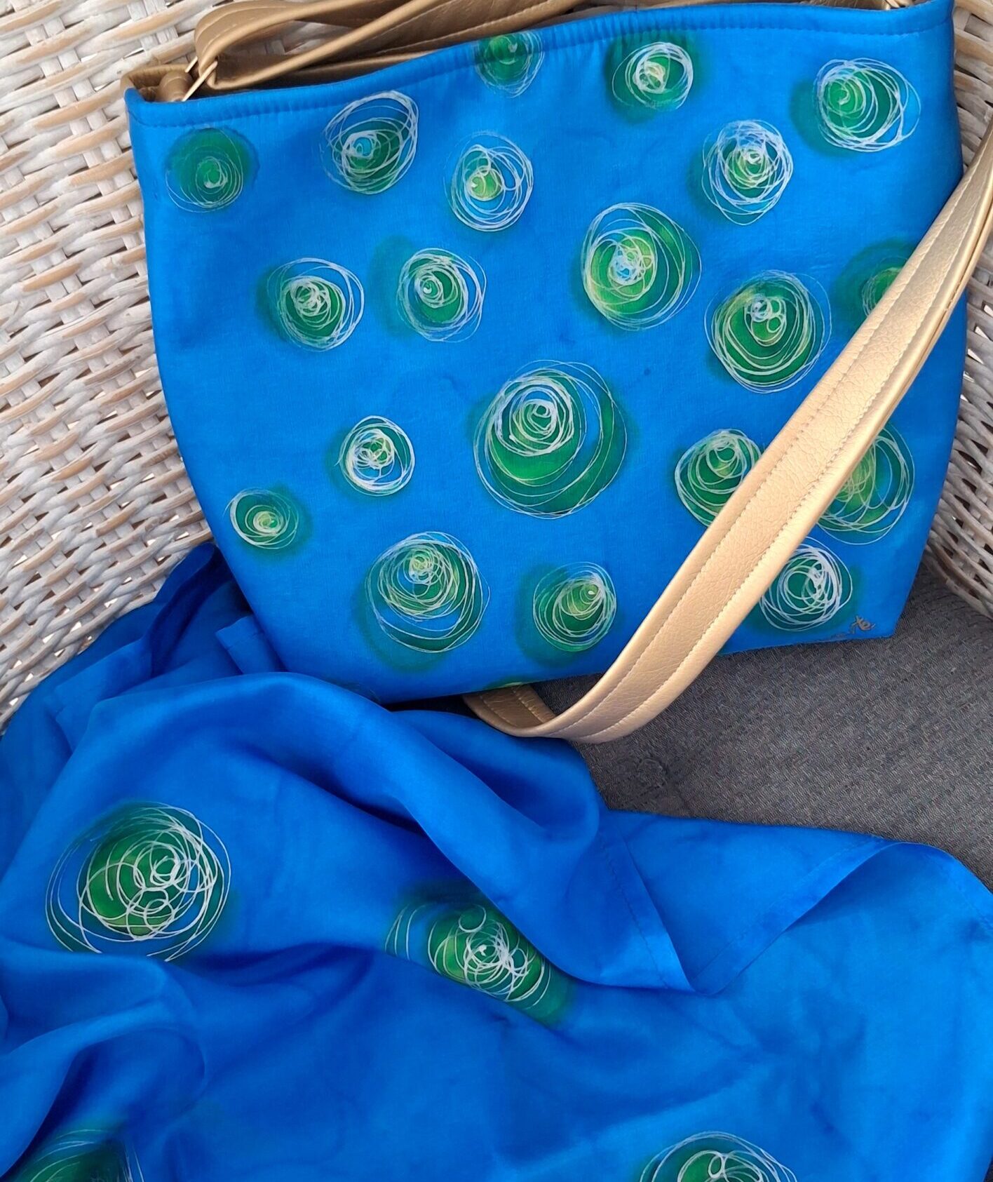 BLUE & GREEN